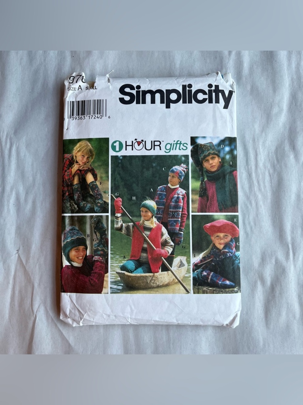 Simplicity 9781 1 Hour Gifts Hat Headband Mittens Vest Scarf Sewing Pattern